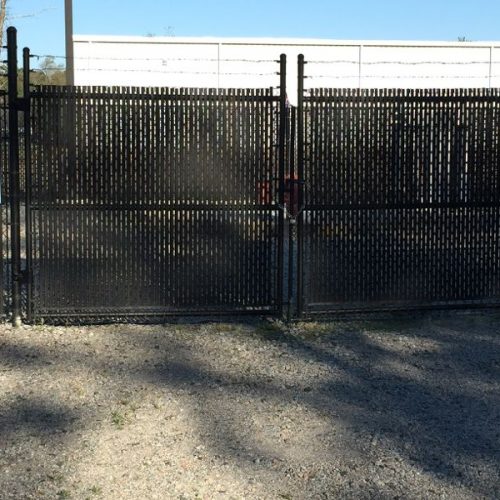 chain link fencing with privacy slats